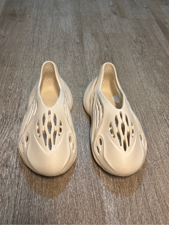 Yeezy Other - YEEZY MENS SAND FOAM RUNNER SIZE 6